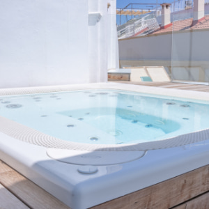 Jacuzzi en terraza exterior